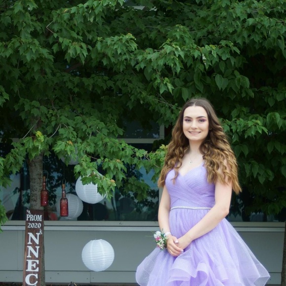 Meet your Posher, Emily - Picture 1 of 1